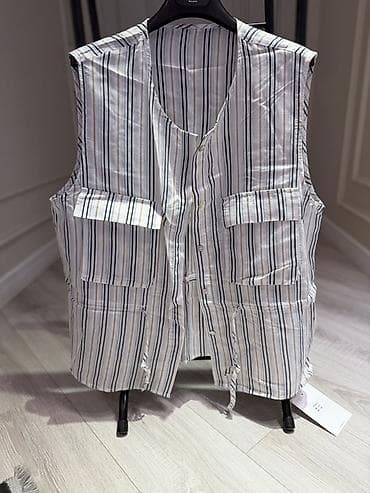 безруковка жилет: Полосатый жилет без рукавов - Лёгкая ткань, вертикальная полоска в — 1