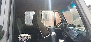 lexus rc 350: Легкий грузовик, Mercedes-Benz, Стандарт — 3