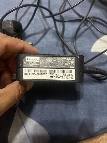 чехлы бу: Блоки питания для ноутбуков Lenovo (оригинальные). Есть четыре штуки — 4