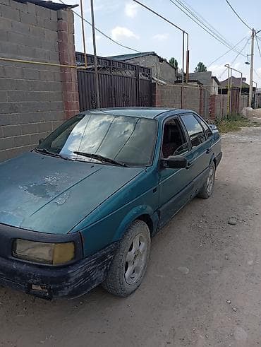 чехии: Volkswagen Passat: 1991 г., 1.8 л, Механика, Бензин, Седан — 1