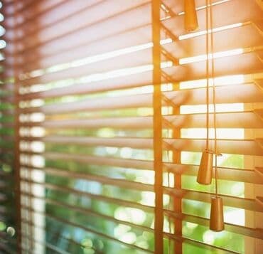 шкафы для балкона: Компания-производитель жалюзи «Решение для окон» предлагает услуги — 5