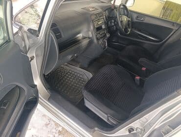 продажа прицепов для легковых автомобилей бу: Honda Stream: 2002 г., 2 л, Автомат, Бензин, Минивэн — 10