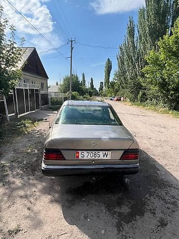 классика мото: Mercedes-Benz W124: 1992 г., 2.3 л, Механика, Бензин, Седан — 2