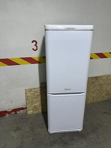 Холодильник Hotpoint Ariston, Б/у, Двухкамерный, De frost (капельный), 60 * 170 * 60