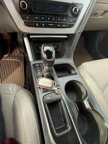 ford taurus: Hyundai Sonata: 2015 г., 2.4 л, Автомат, Бензин, Седан — 4