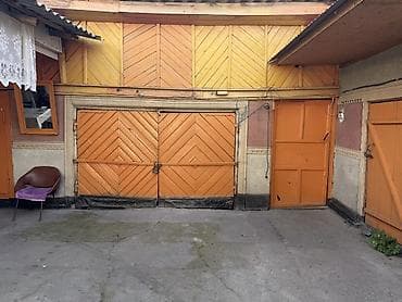 продаю дом ак ордо 1: Продаётся жилой дом с двором и хозяйственными постройками. - Отдельно — 4