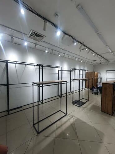 оборудование в бутик: Срочно! Торговое оборудование : Вешалки! Кронштейны! Полки! Столы — 3