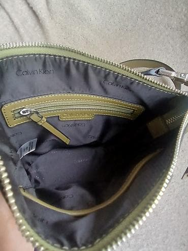 samsung fold3: Сумка Calvin Klein, ведерочко кросс‑боди/мини-хобо. Состояние как — 2