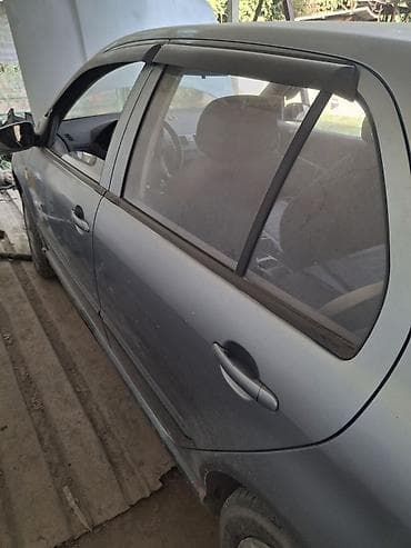 a4 b7: Skoda Fabia: 2001 г., Механика, Бензин, Хэтчбэк — 4