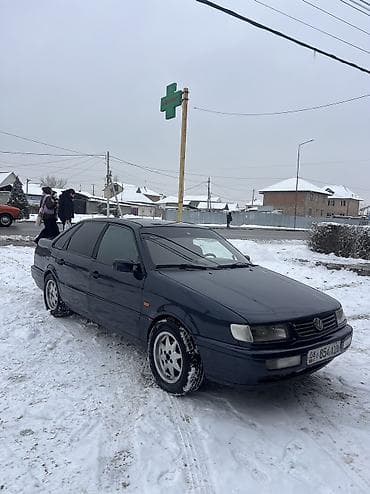 Volkswagen Passat: 1993 г., 2 л, Механика, Бензин, Седан
