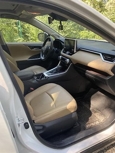 Toyota RAV4: 2019 г., 2.5 л, Автомат, Гибрид, Кроссовер — 3