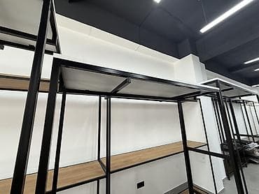 Торговое оборудование: Торговые металлические стеллажи/стойки для одежды и товара. Продам — 1