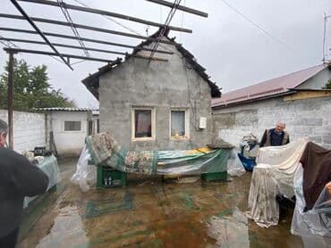 продаю дом восточный автокзал: Үй, 50 кв. м, 3 бөлмө — 4