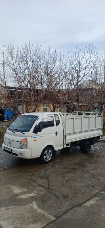 Легкий грузовик, Hyundai, Стандарт, 3 т, Б/у at lalafo.kg Легкий грузовик, Hyundai, Стандарт, 3 т, Б/у