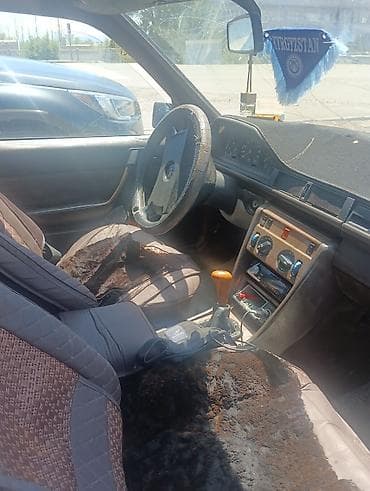 Mercedes-Benz W124: 1989 г., 2.3 л, Механика, Бензин, Седан — 1