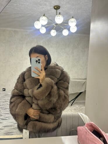 Шуба из натурального песца, укороченная длина. - Объёмный, теплый мех