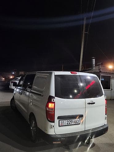 hyundai минивен: Hyundai H-1: 2009 г., 2.5 л, Ручные, Дизель, Фургон — 4