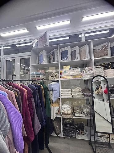 шкаф книжный офисный цена: Продаю мебель магазина. Состояние отличное. Белый глянец, прочное — 6