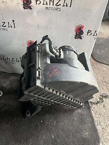 su 7: Корпус воздушного фильтра KIA Carnival YP D4HB 2017 (б/у) — 1