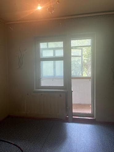 hostel ош: 3 комнаты, 15 м², 105 серия, Старый ремонт — 3