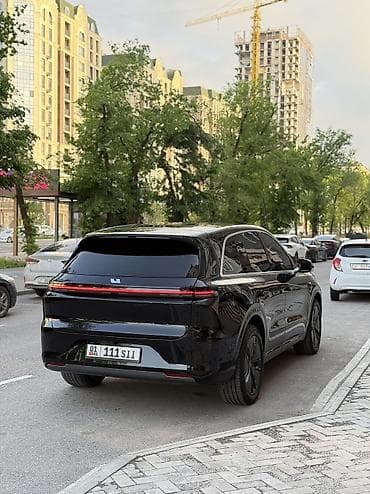 Lixiang: Lixiang L6: 2024 г., 1.5 л, Вариатор, Гибрид, Кроссовер — 3