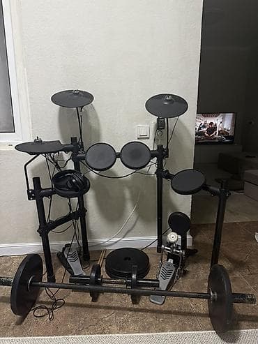 студия фото: YAMAHA DTX 432K - электронная ударная установка наушники - Roland — 1