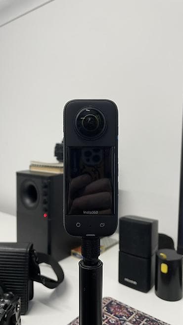 Видеокамералар: Экшн‑камера Insta360 X3 - Съёмка 360° до 5.7K (H.265), фото 72 МП; — 2