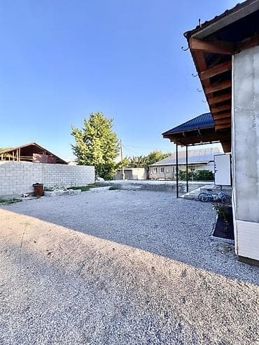 дом в сосновке: 🏡 Продаётся уютный дом в районе Волна 📍 Участок: 7.25 соток 🏠 Дом: 3 — 2