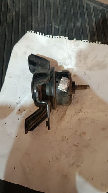 запчасти на хендай портер 2: Подушка мотора Hyundai 2015 г., Б/у, Оригинал — 3