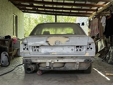 BMW 5 series: 1990 г., 2 л, Механика, Бензин, Седан
