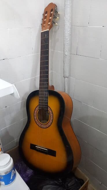 Аккордеондор: Классическая гитара 4/4, шестиструнная. - Тип: акустическая — 1