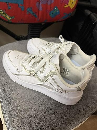 сколько стоят кеды: Кроссовки Lining 41р. Оригинал.Очень легкие. Эко кожа. В отличном — 1