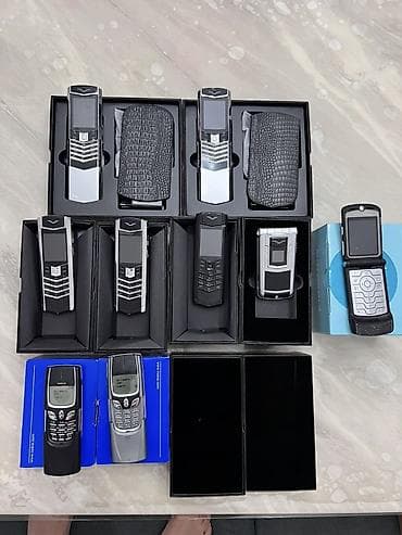 Коллекция легендарных мобильных телефонов (ретро/классические модели)