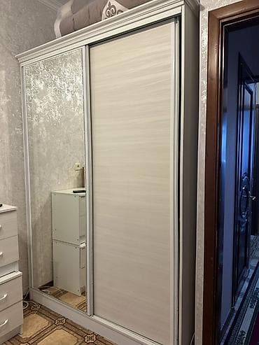 двухспалки: Спальный гарнитур в светлых тонах (белый/светлый дуб). Комплект — 5