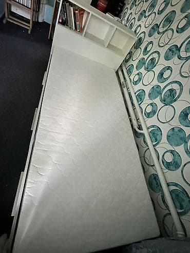 bunk bed: Односпальная кровать с матрасом и системой хранения - Размер — 1