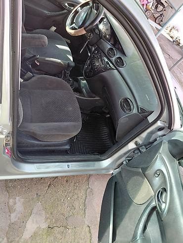 салон гольф 4: Ford Focus: 2003 г., 1.8 л, Механика, Бензин, Универсал — 1