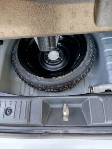 corolla e120: Toyota ist: 2003 г., 1.3 л, Автомат, Бензин, Хэтчбэк — 7