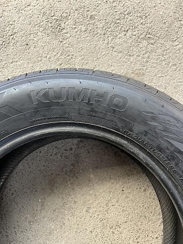 17: Летние шины Kumho 235/60 R17 102V, радиальные, бескамерные (Radial — 4