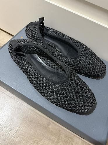 armani code: Балетки женские, черные 

От hm — 1