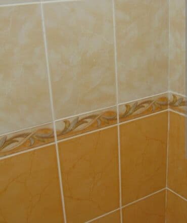 фундамент куям: Подготовка стен для укладки, Подготовка стен для грунтовки, Резка плитки 3-5 лет опыта — 3