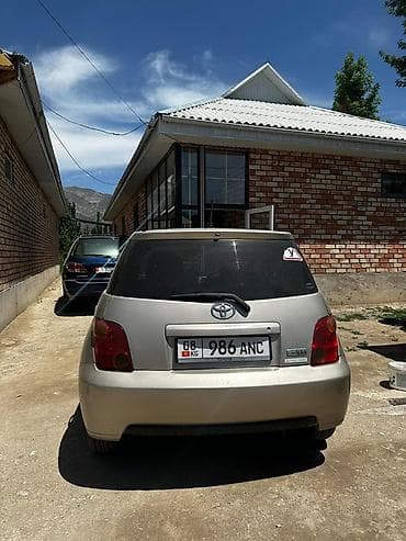 Продажа авто: Toyota Ist: 2003 г., 1.3 л, Автомат, Бензин, Хэтчбэк — 2