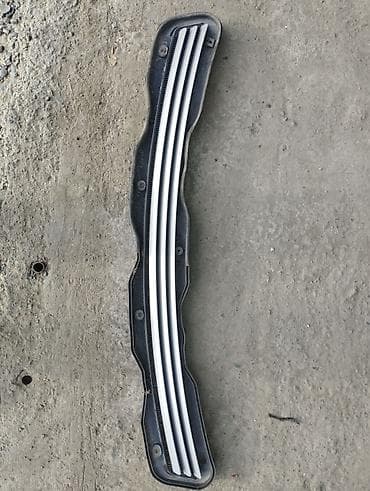 Решетка радиатора Mercedes-Benz