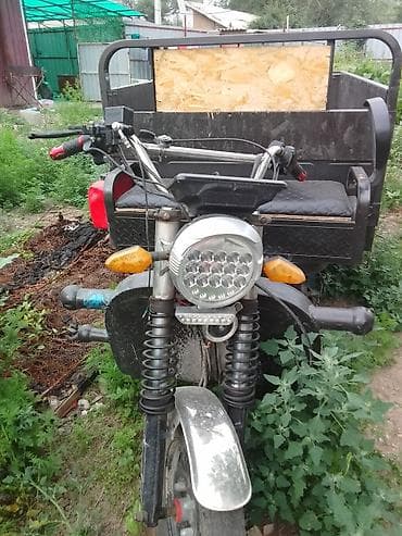 Продается мотороллер работает и на акумах и на бензине, сел завёл