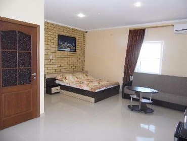 14 м², Эмереги менен