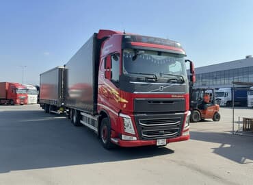 Тягач, Volvo, 2013 г., Тентованный