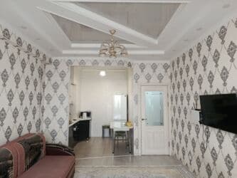 посуточно дом: Сдается 2х ком кв самом центре города с мебелью. 75'000 — 2