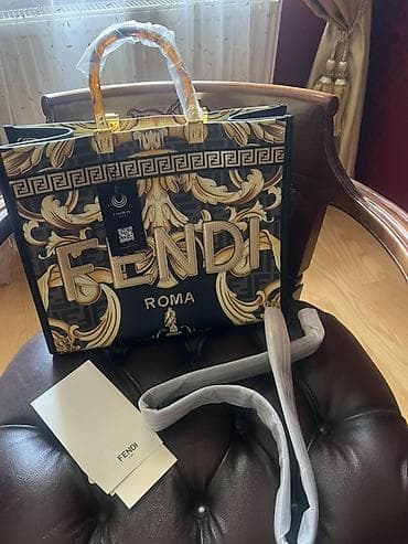Сумка Fendi Shopper Tote ROMA - Формат: вместительная шоппер‑сумка at lalafo.kg Сумка Fendi Shopper Tote ROMA - Формат: вместительная шоппер‑сумка