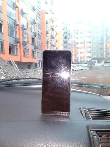 Смартфон Redmi (серия Note) с большим безрамочным дисплеем и