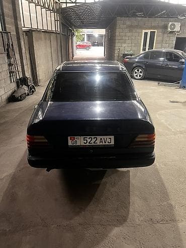 продаю через банк: Mercedes-Benz W124: 1989 г., 2.6 л, Механика, Бензин, Седан — 4