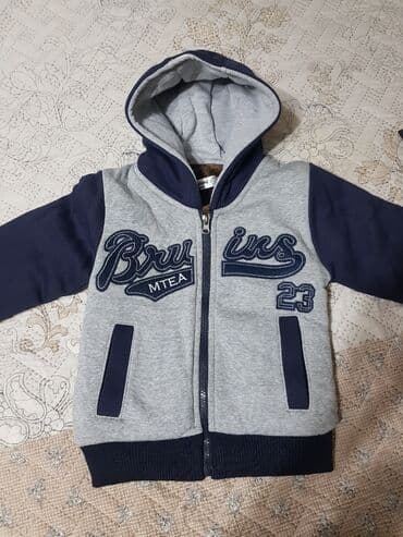 детские трикотажные спортивные костюмы: Продаю. Новая. На 4-5 лет — 1